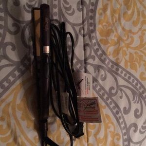 Hot -n- silky flat iron